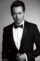 组图：高云翔黑白写真眼神迷离显神秘