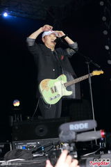 组图：崔健香港热血开唱 演绎经典掀摇滚狂欢