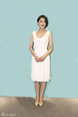 组图：殷桃珠宝富贵现身 优雅气质华美绽放