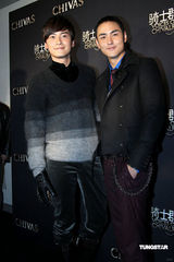 幻灯：阮经天郑元畅等现身骑士派对 信卖力演出