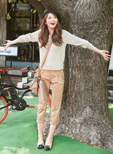 组图：日本模特宫田聪子示范89款秋季服饰搭配