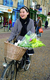 高清组图：许晴伦敦校园游 骑单车享受美妙时光