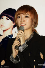 组图：miss A台北签名会人气旺 粉丝凌晨排队抢头香