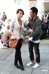 组图：郑嘉颖胡杏儿《怒火街头》香港拍外景