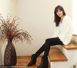 组图：金雅中黑白配清新出镜 气质纯美脱俗
