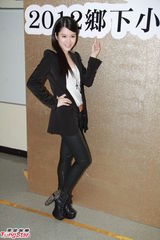 组图：王祖蓝阮兆祥女装录节目 陈法拉徐子珊助阵