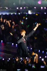 独家高清：GD胜利EXO等唱响StayG演唱会