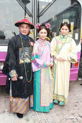 组图：《万凰之王》巡游胡杏儿称结婚无法自作主张