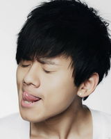 高清图：张杰新专辑宣传照曝光 表情多变纯真似孩童