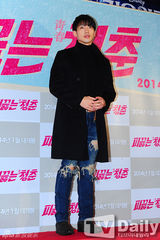 组图：李敏镐Rain等出席《热血青春》VIP试映会