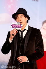 幻灯图集：《美女老板》关机 何润东受景甜“虐待”