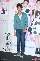 组图：陈庭妮赞胡宇威演技 娇羞称其时刻都在