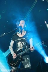 组图：黄义达十一长假不停歇 亮相三地音乐节