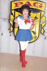 组图：香港演艺协会校服派对 女星制服诱惑