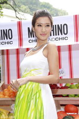 组图：谢婷婷曝锋芝同吃团年饭 阿Sa否认会秘婚