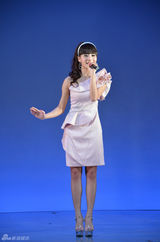 幻灯组图：青春美少女日本开唱 观众热捧盛况空前