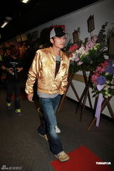 高清图：郑伊健个唱众星捧场 四度安可唱到哭