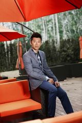 组图：夏雨演绎初秋Look 休闲绅士展熟男范儿