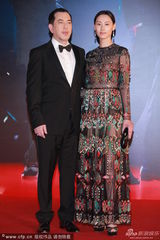 组图：金像红毯比一比 女神们全穿错了！