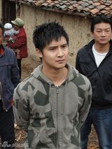 幻灯：田亮四川慰问贫困儿童 雷锋叔叔受孩子欢迎