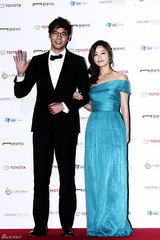 高清组图：元斌等闪耀大钟奖红毯 金慧秀等爆乳抢镜