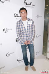 组图：袁彩云将产女 方中信愿尽好爸爸责任