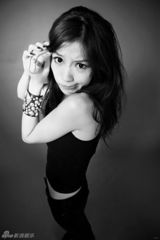 组图：程晨加盟BeLIVE音乐季 美腿写真曝光