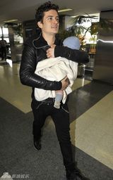 高清组图：布鲁姆变24孝老爸 模特老妈变甩手掌柜