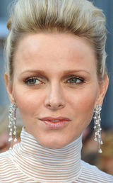 高清组图：摩纳哥王子携王妃夏琳亮相