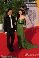 组图：舞蹈演员 李 倩 孙锐携手亮相金鸡红毯