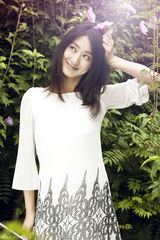 组图：郭珍霓初秋写真温暖治愈系