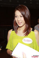 组图：钟嘉欣有意拍怀孕写真作珍藏