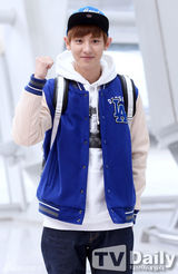 组图：EXO灿烈加盟《丛林法则》赴密克罗尼西亚