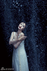 组图：甘露唯美写真曝光风情万种尽显女人魅力