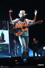 组图：杰森玛耶兹香港开唱 演唱会座无虚席