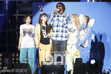 组图：嘻哈巨匠Snoop Dogg首次访韩开演唱会