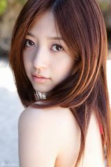 组图：逢泽丽奈夏日写真比基尼秀身材