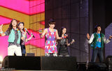 高清组图：众服役艺人参加韩国《演艺士兵演唱会》 