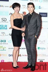 组图：Brain与男团M.pire等出席亚洲模特大赏