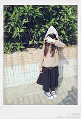 组图：童年小龙女演员超萌生活照 可爱似洋娃娃