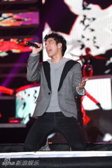 组图：王后驾到收官 谢霆锋李宇春孙燕姿热爆全场