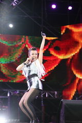 高清：青春洋溢中歌榜红五月 大风吹不散观众热情