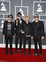 组图：格莱美红毯群星纷纷亮相星光熠熠