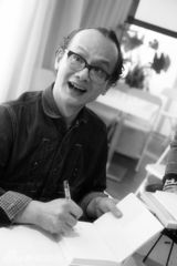 组图：姚谦新书内地上市 丁丁张捧场见面会