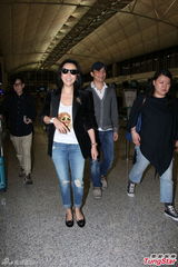 组图：梁朝伟对刘嘉玲戛纳称后有信心