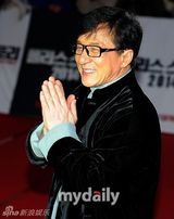 组图：成龙首尔出席《警察故事2013》韩国首映