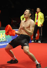 组图：林丹时尚写真秀壮硕肌肉霸气外露