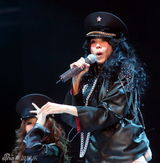 幻灯图集：莫文蔚上海开唱 造型百变动感迷人