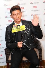 组图：新浪明星街拍盛典明星专访