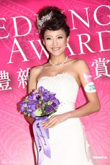 组图：陈嘉桓诸葛紫岐盛装亮相婚礼杂志颁奖礼